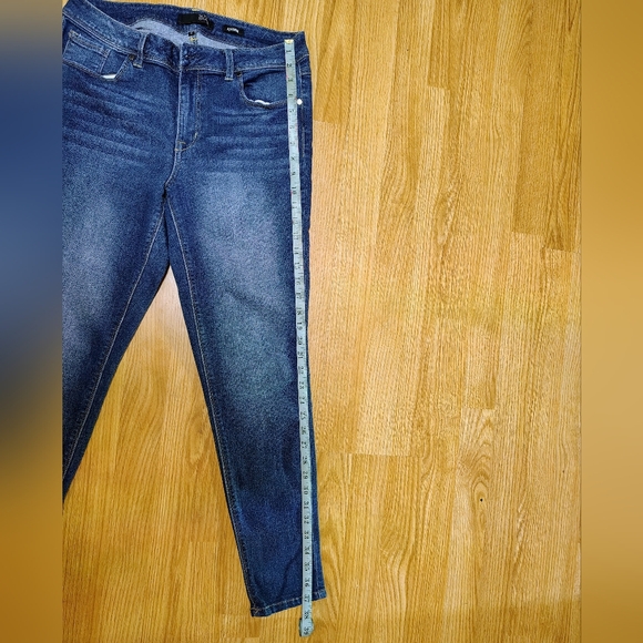 1822Classic Blue Women's Jeans, Adriana Style Size 12 - Picture 5 of 6